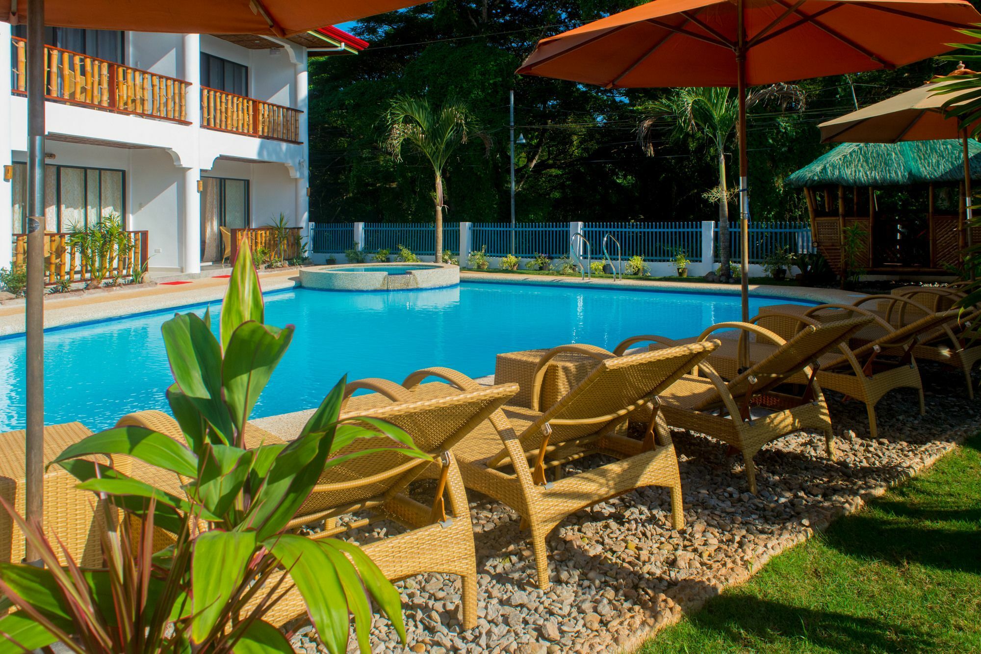 อโลนา วีดา บีช ฮิลล์ รีสอร์ต Hotel ปางเลา ภายนอก รูปภาพ